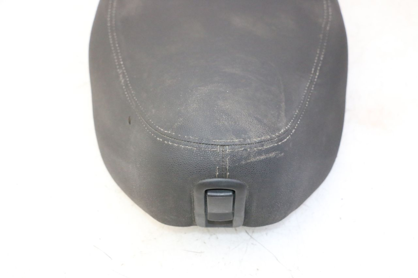 photo de SIEDZENIE PIAGGIO LXV 4T 50 (2009 - 2013) - Punkty mocowania