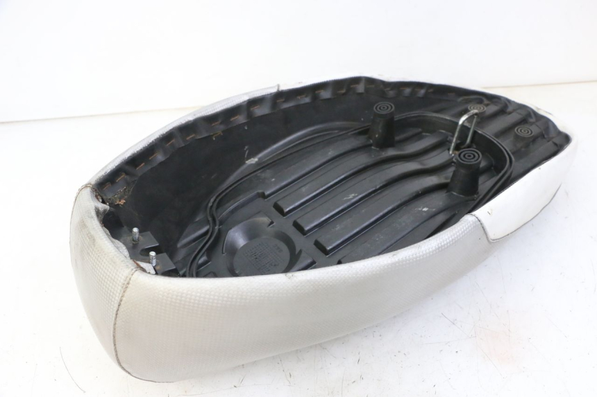 photo de SIEDZENIE MBK BOOSTER SPIRIT NAKED 50 (2004 - 2017) - Szczegół części