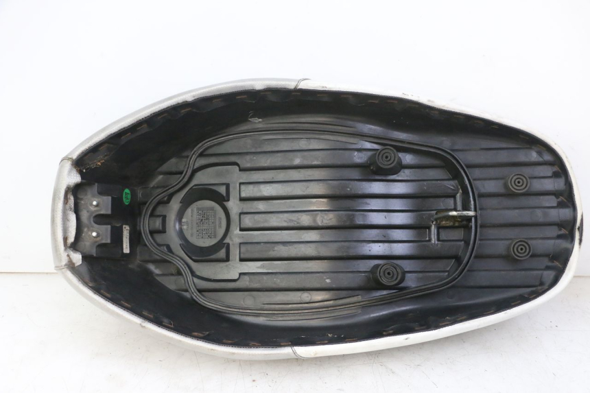 photo de SIEDZENIE MBK BOOSTER SPIRIT NAKED 50 (2004 - 2017) - Szczegóły charakterystyczne