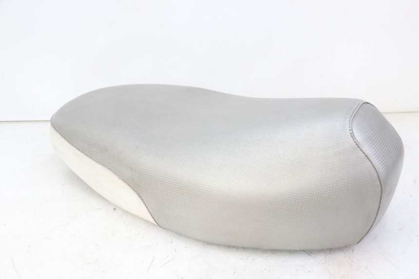 photo de SIEDZENIE MBK BOOSTER SPIRIT NAKED 50 (2004 - 2017) - Struktura - zbliżenie