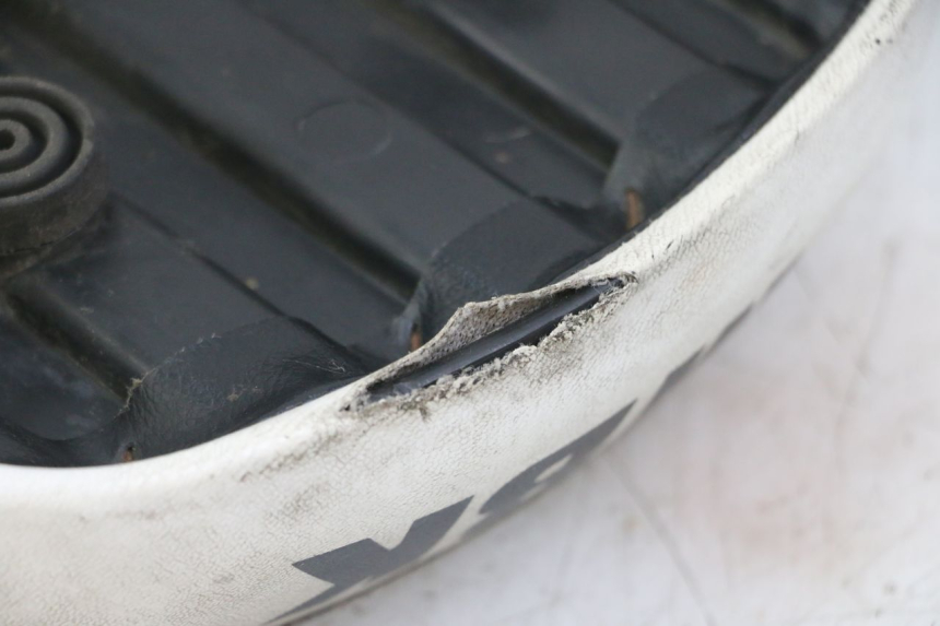 photo de SIEDZENIE MBK BOOSTER SPIRIT NAKED 50 (2004 - 2017) - Stan powierzchni