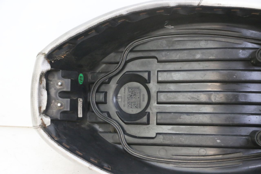 photo de SIEDZENIE MBK BOOSTER SPIRIT NAKED 50 (2004 - 2017) - Oznaczenia i referencje