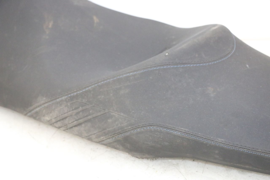 photo de SIEDZENIE PIAGGIO MP3 HPE 310 (2024 - 2025) - Alternatywny kąt