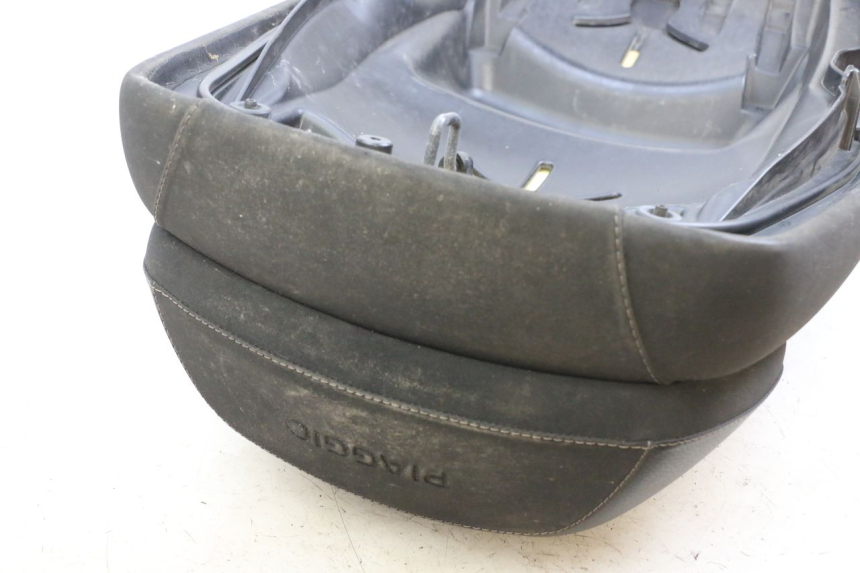 photo de SIEDZENIE PIAGGIO MP3 HPE 350 (2018 - 2020) - Punkty mocowania