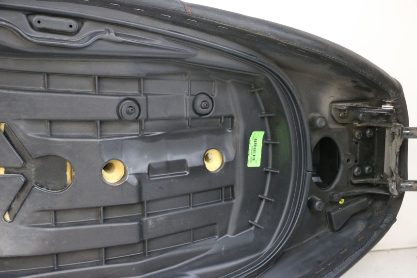 photo de SIEDZENIE PIAGGIO MP3 HPE 350 (2018 - 2020) - Część sprawdzona