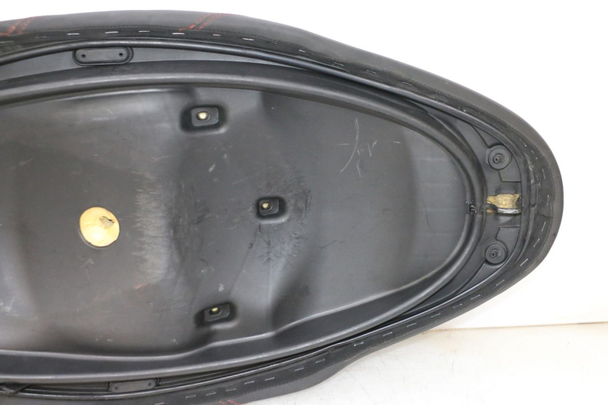 photo de SIEDZENIE PIAGGIO MP3 HPE 300 (2019 - 2026) - Widok produktu