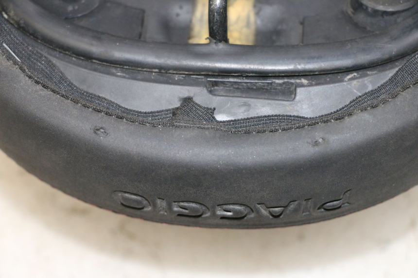 photo de SIEDZENIE PIAGGIO MP3 HPE 300 (2019 - 2026) - Zbliżenie techniczne