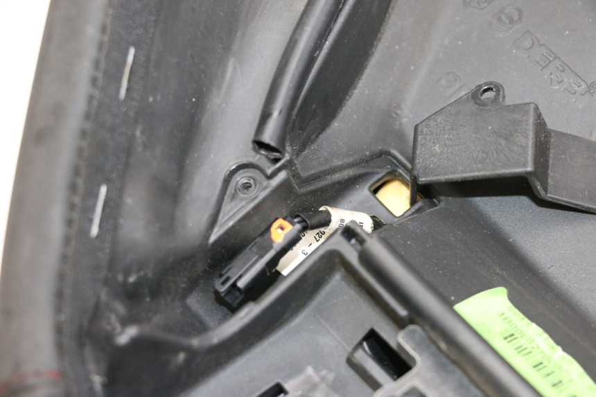 photo de SIEDZENIE PIAGGIO MP3 HPE 300 (2019 - 2026) - Część sprawdzona