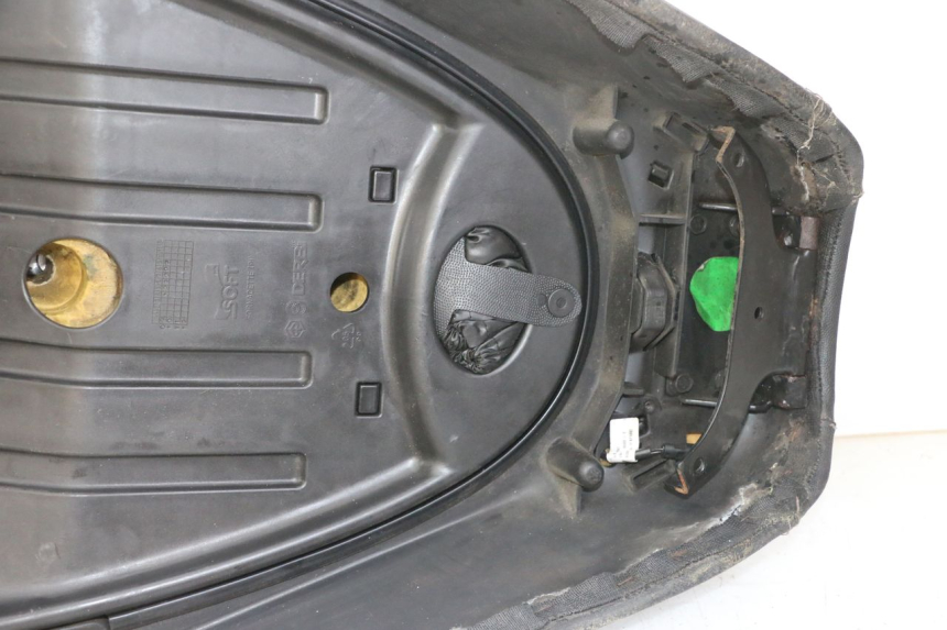 photo de SIEDZENIE PIAGGIO MP3 LT 400 (2007 - 2012) - Widok główny