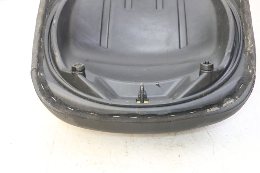 photo de SIEDZENIE PIAGGIO MP3 LT 300 (2010 - 2016) - Widok z bliska