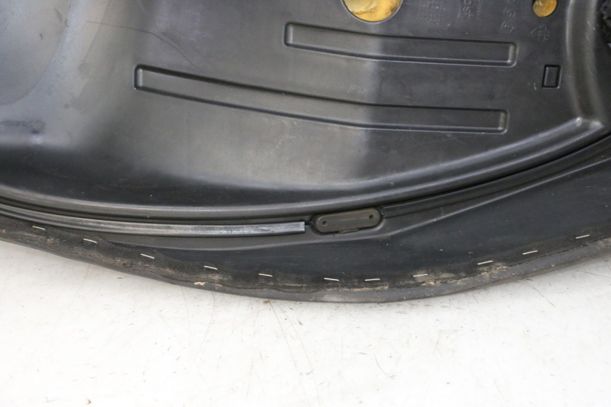 photo de SIEDZENIE PIAGGIO MP3 LT 300 (2010 - 2016) - Szczegół części