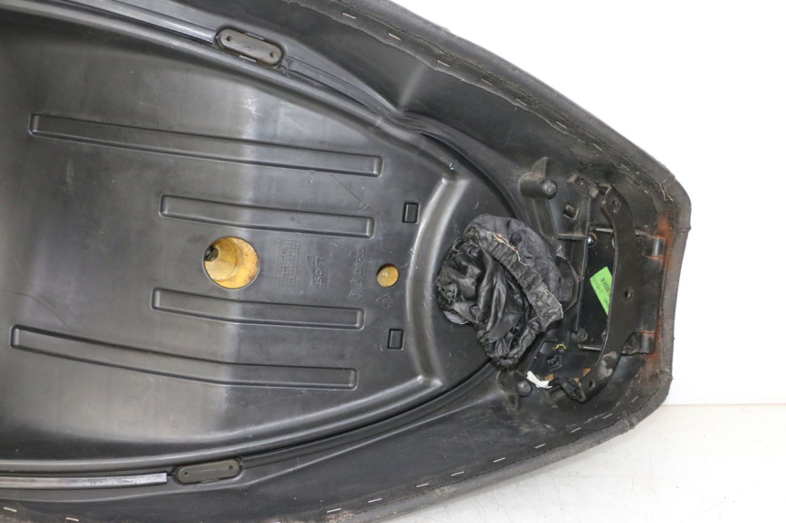 photo de SIEDZENIE PIAGGIO MP3 LT 300 (2010 - 2016) - Inny kąt widzenia