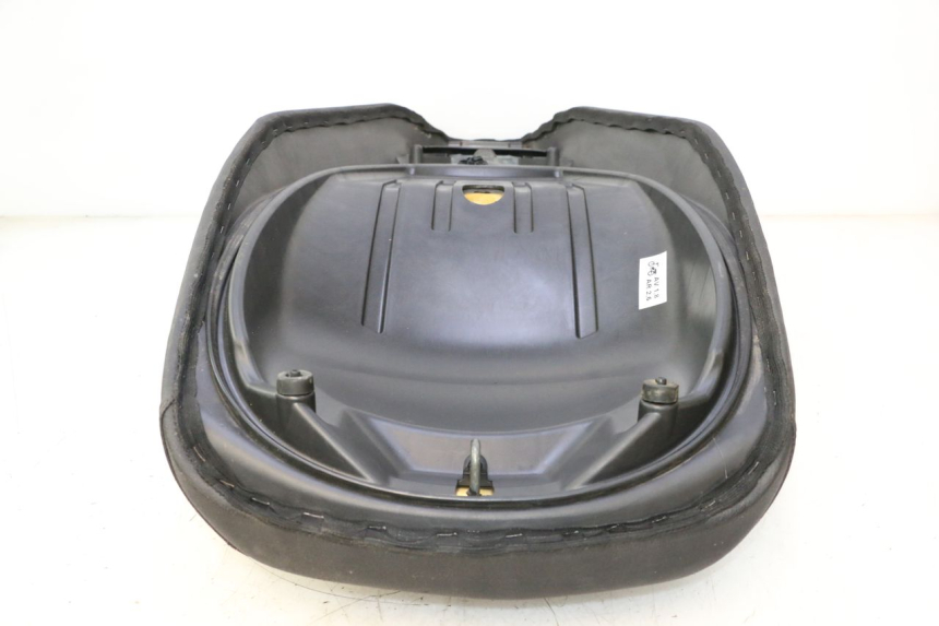photo de SIEDZENIE PIAGGIO MP3 LT 300 (2010 - 2016) - Zoom stanu zużycia