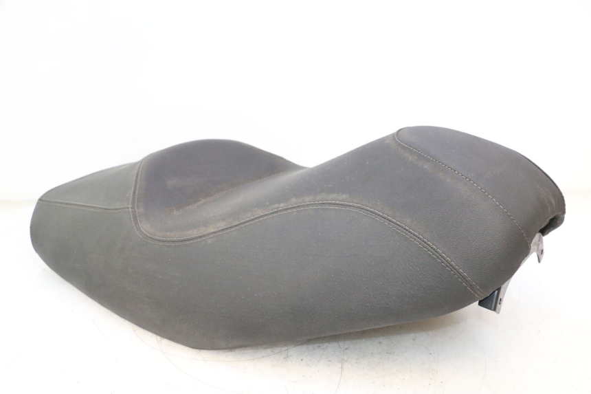 photo de SIEDZENIE PIAGGIO MP3 LT 300 (2010 - 2016) - Punkty mocowania