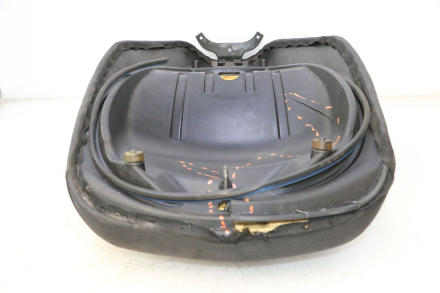 photo de SIEDZENIE PIAGGIO MP3 LT 400 (2007 - 2012) - Alternatywny kąt