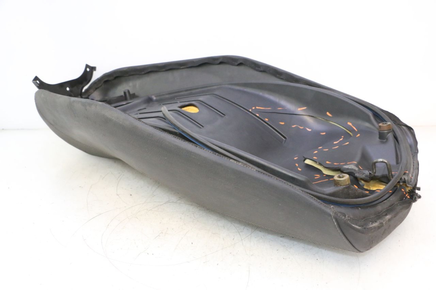 photo de SIEDZENIE PIAGGIO MP3 LT 400 (2007 - 2012) - Widok profilu
