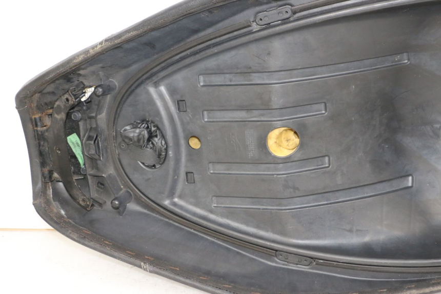 photo de SIEDZENIE PIAGGIO MP3 500 (2011 - 2015) - Stan powierzchni