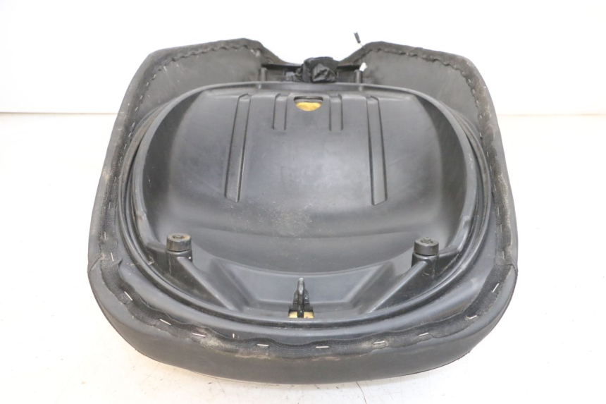 photo de SIEDZENIE PIAGGIO MP3 RL 250 (2006 - 2010) - Oznaczenia i referencje