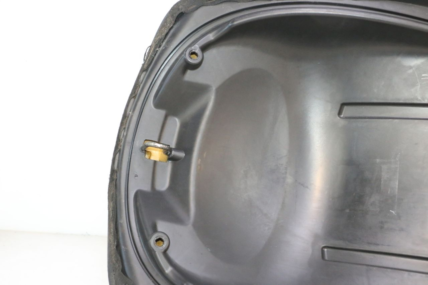 photo de SIEDZENIE PIAGGIO MP3 RL 250 (2006 - 2010) - Alternatywny kąt