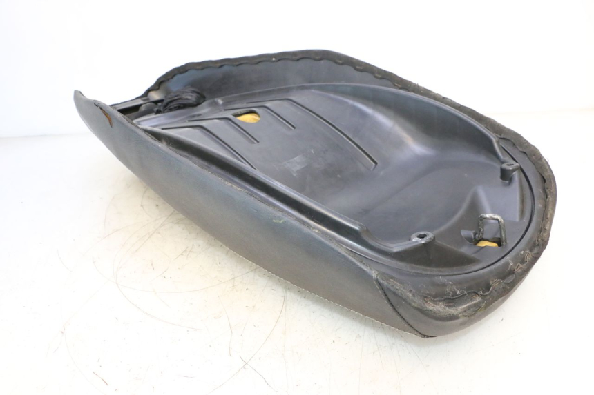 photo de SIEDZENIE PIAGGIO MP3 RL 250 (2006 - 2010) - Oznaczenia i referencje