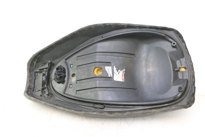 photo de SIEDZENIE PIAGGIO MP3 125 (2006 - 2014) - Zdjęcie dodatkowe