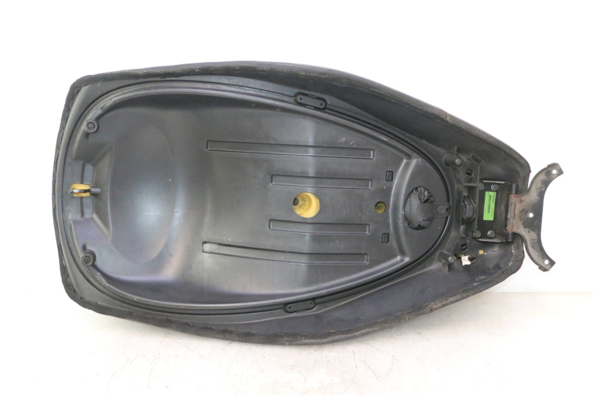 photo de SIEDZENIE PIAGGIO MP3 125 (2006 - 2014) - Alternatywny kąt