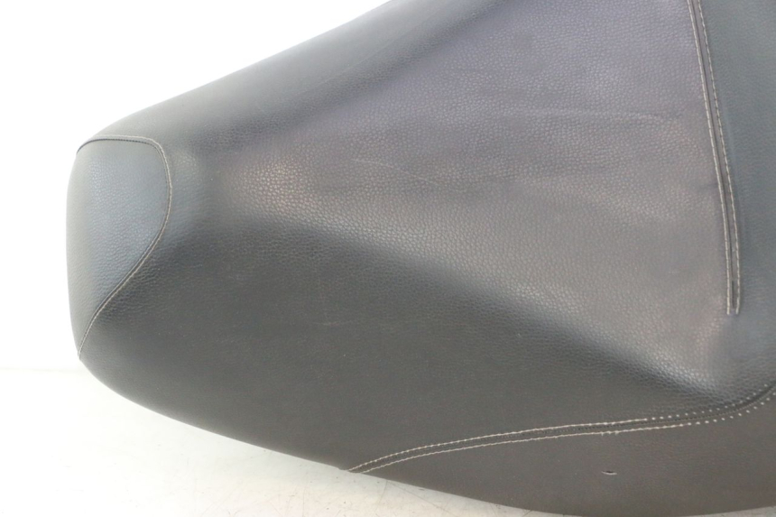 photo de SIEDZENIE PIAGGIO MP3 500 (2011 - 2015) - Struktura - zbliżenie