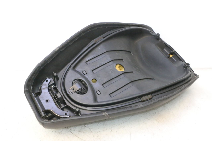photo de SIEDZENIE PIAGGIO MP3 500 (2011 - 2015) - Inny kąt widzenia