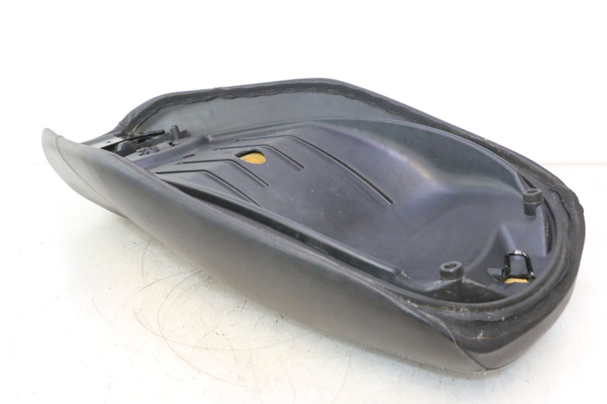 photo de SIEDZENIE PIAGGIO MP3 500 (2011 - 2015) - Zbliżenie techniczne