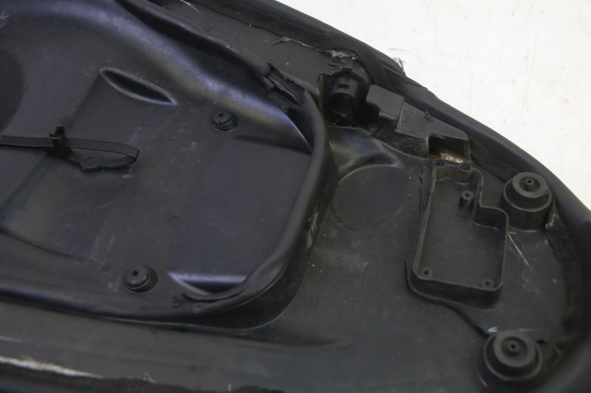 photo de SIEDZENIE PIAGGIO NEW TYPHOON 50 (2010 - 2017) - Zbliżenie komponentów