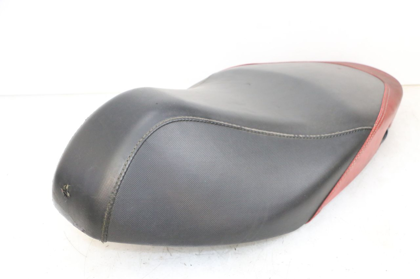 photo de SIEDZENIE PIAGGIO NEW TYPHOON 50 (2018 - 2021) - Zbliżenie komponentów