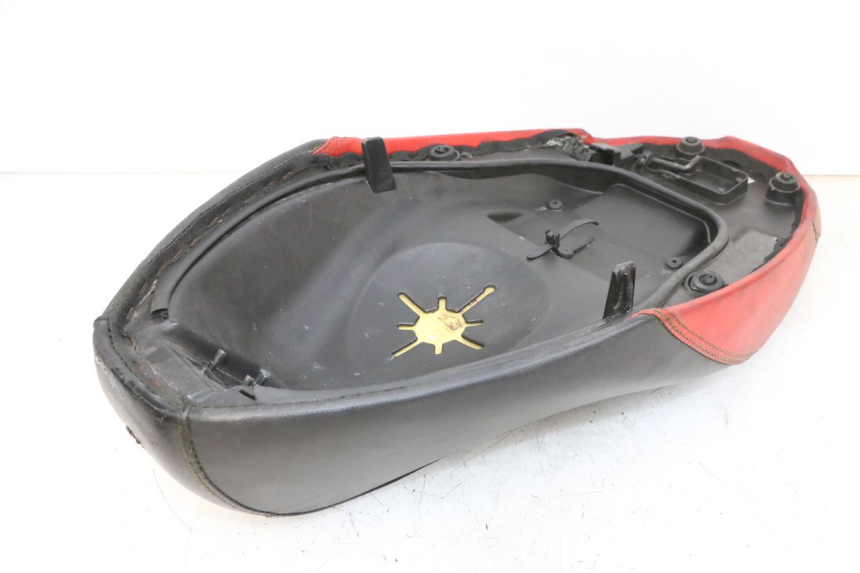 photo de SIEDZENIE PIAGGIO NEW TYPHOON 50 (2018 - 2021) - Widok z bliska