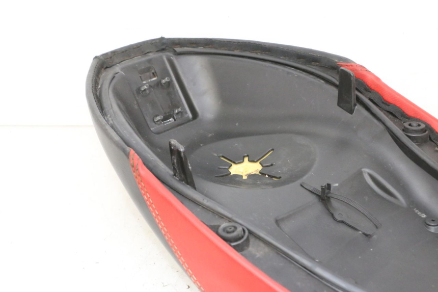 photo de SIEDZENIE PIAGGIO NEW TYPHOON 50 (2018 - 2021) - Kontrola wizualna