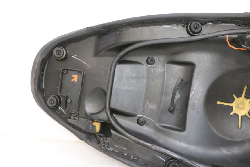 photo de SIEDZENIE PIAGGIO NEW TYPHOON 50 (2018 - 2021) - Zoom jakości