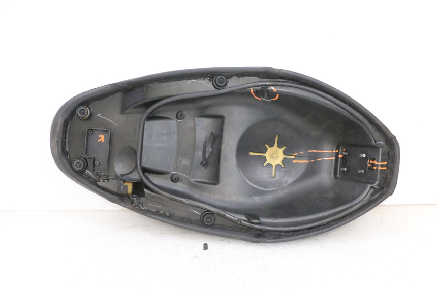 photo de SIEDZENIE PIAGGIO NEW TYPHOON 50 (2018 - 2021) - Punkty mocowania