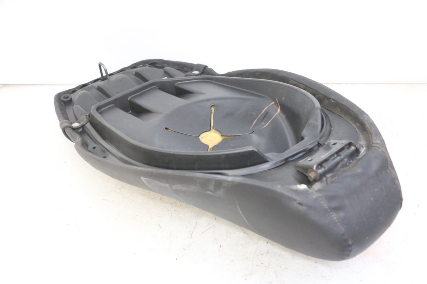 photo de SIEDZENIE PIAGGIO NRG POWER PUREJET 50 (2018 - 2021) - Zoom stanu zużycia