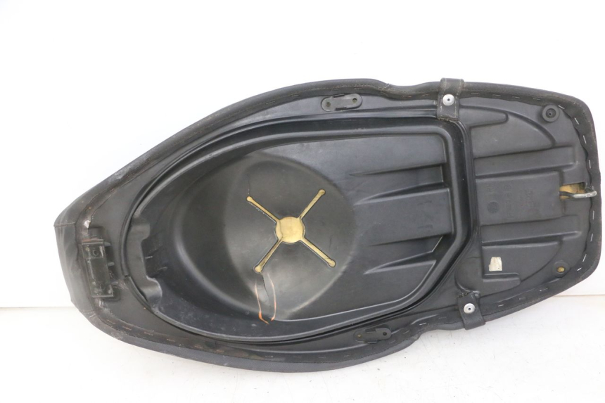 photo de SIEDZENIE PIAGGIO NRG POWER PUREJET 50 (2018 - 2021) - Widok ogólny