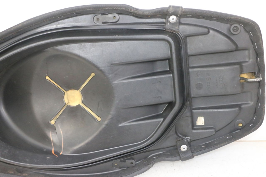 photo de SIEDZENIE PIAGGIO NRG POWER PUREJET 50 (2018 - 2021) - Punkty mocowania