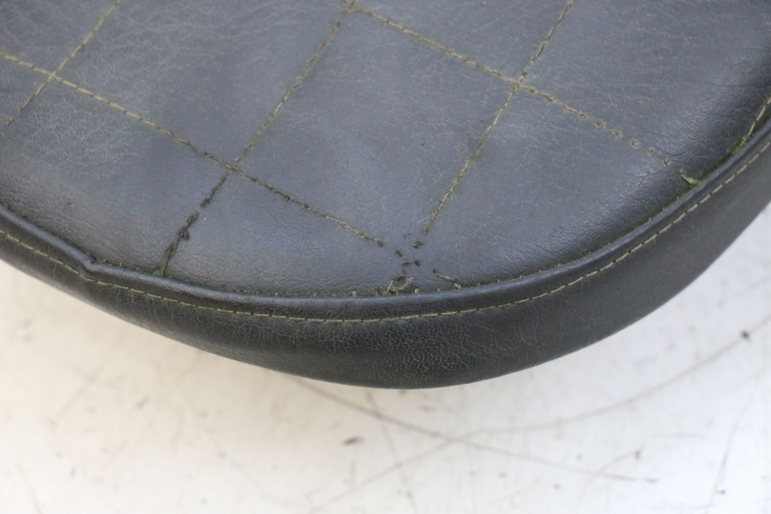 photo de SIEDZENIE HONDA NSR R 125 (1994 - 2003) - Zoom stanu zużycia