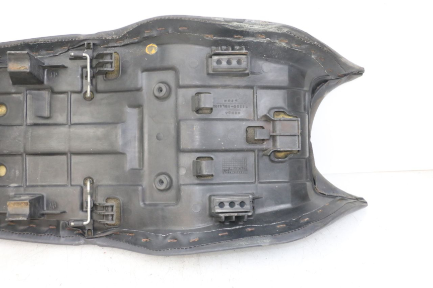 photo de SIEDZENIE HONDA NTV DEAUVILLE 650 (1998 - 2001) - Szczegóły charakterystyczne