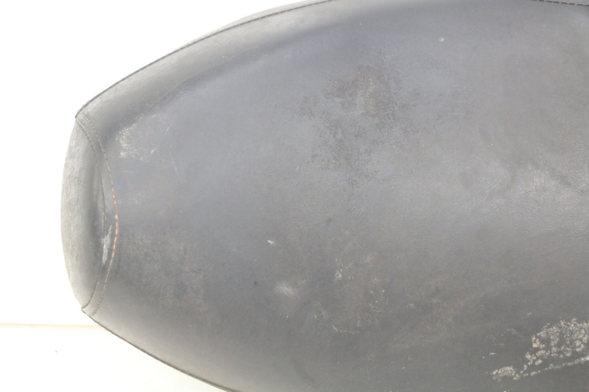 photo de SIEDZENIE JM MOTORS OLDIES 4T 50 (2010 - 2020) - Zbliżenie komponentów