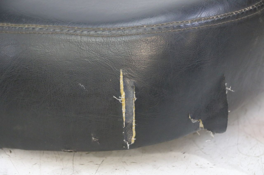 photo de SIEDZENIE JM MOTORS OLDIES GT 4T 50 (2018 - 2025) - Zoom stanu zużycia