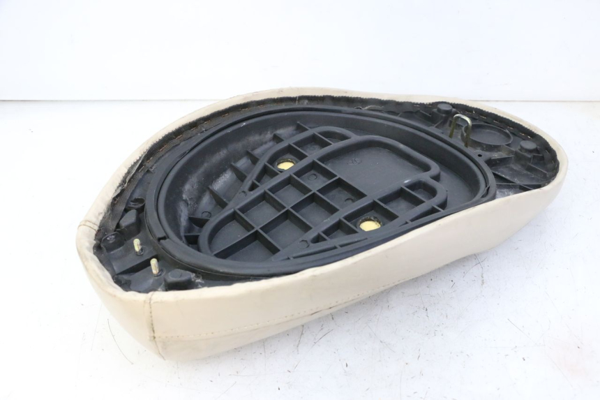 photo de SIEDZENIE JM MOTORS OLDIES GT 4T 50 (2018 - 2025) - Zoom stanu zużycia