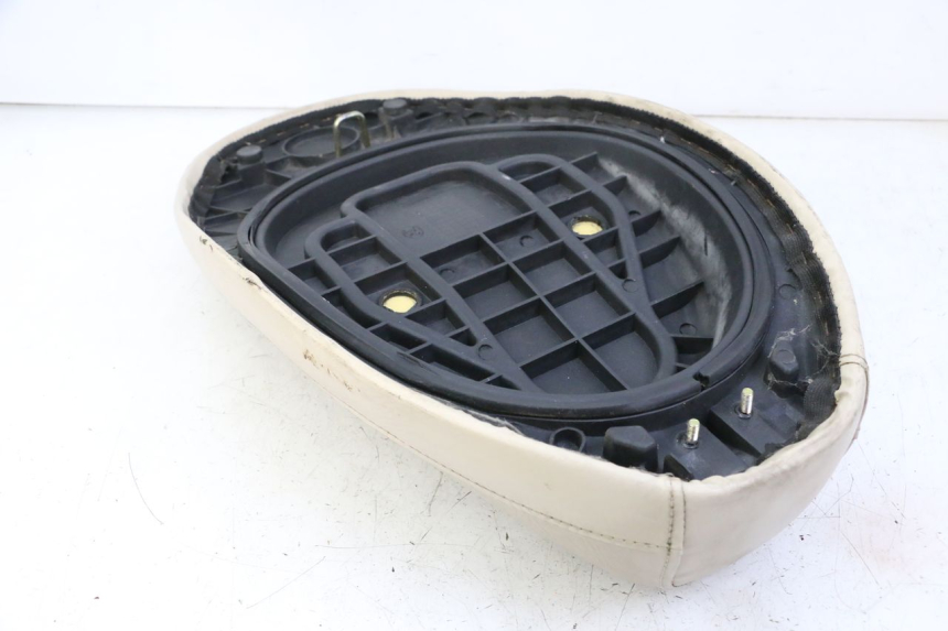 photo de SIEDZENIE JM MOTORS OLDIES GT 4T 50 (2018 - 2025) - Inny kąt widzenia