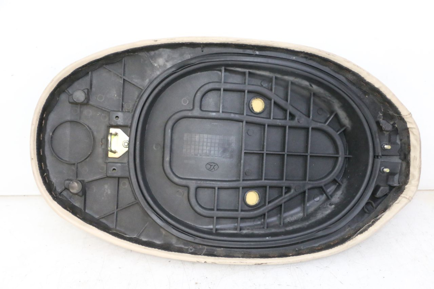 photo de SIEDZENIE JM MOTORS OLDIES GT 4T 50 (2018 - 2025) - Punkty mocowania