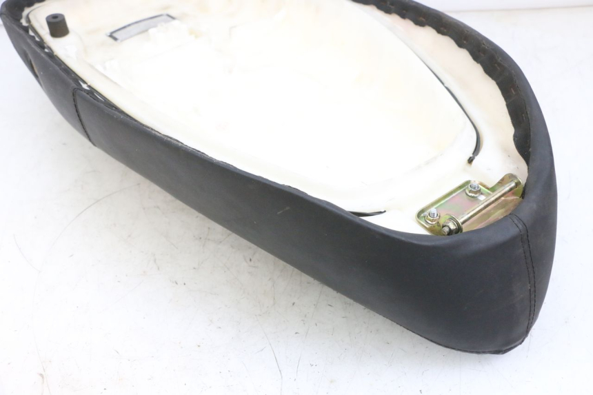 photo de SIEDZENIE JM MOTORS OLDIES GT 4T 50 (2018 - 2025) - Zoom stanu zużycia