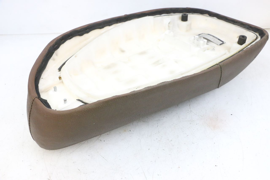 photo de SIEDZENIE JM MOTORS OLDIES GT 4T 50 (2018 - 2025) - Punkty mocowania