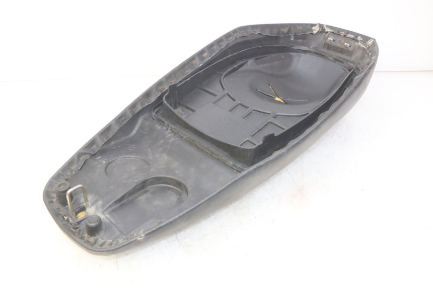 photo de SIEDZENIE SYM ORBIT 2 4T 50 (2008 - 2017) - Punkty mocowania