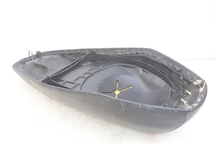 photo de SIEDZENIE SYM ORBIT 2 4T 50 (2008 - 2017) - Stan powierzchni