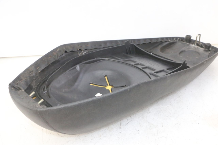 photo de SIEDZENIE SYM ORBIT 2 4T 50 (2008 - 2017) - Zbliżenie komponentów